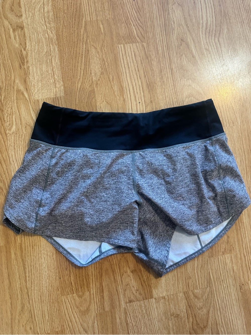 Lululemon Speed Up Shorts size 6